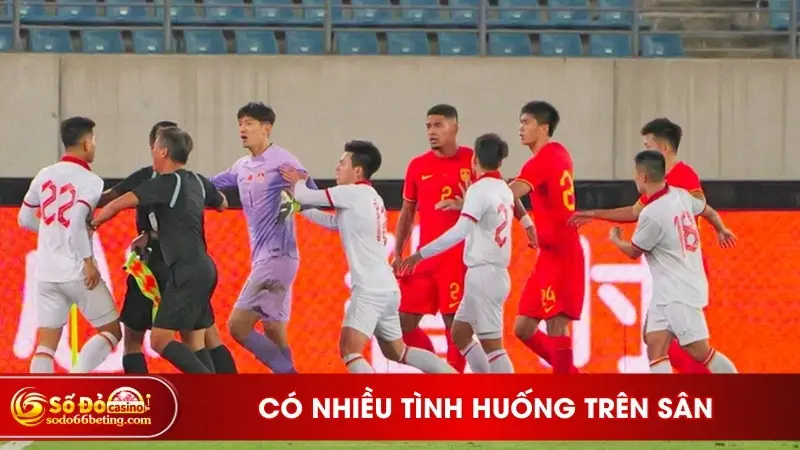 Có nhiều tình huống trên sân